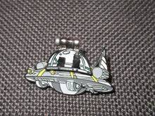 R & M Spaceship Flip pin